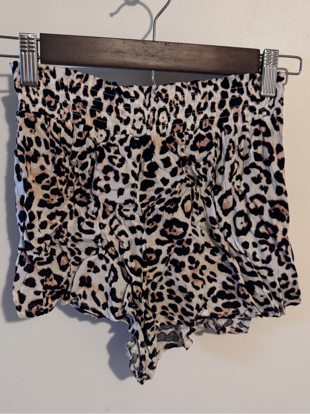 High-Waist Leopard Print Ruffle Shorts - Beige/Black